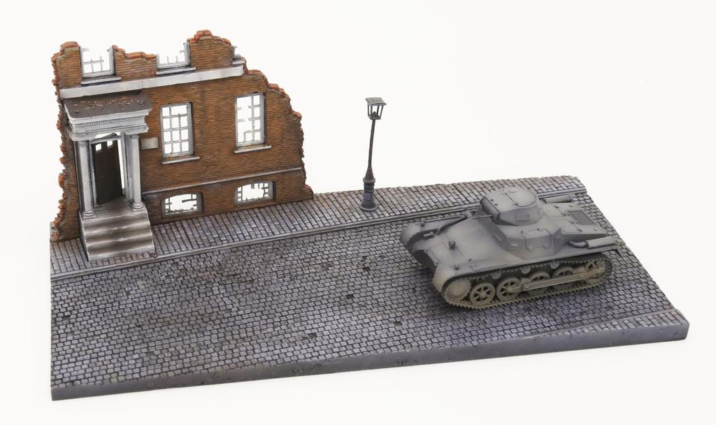 Frog King Hobby Scale War Diorama Series European Architecture 2 Resin Kit FGK72003 1/72 (Scenery)