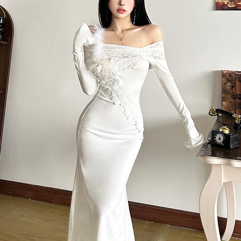 Autumn and Winter Women's Solid Color Slim-fit High-waisted Fashion One-line Collar Long-sleeved Dress