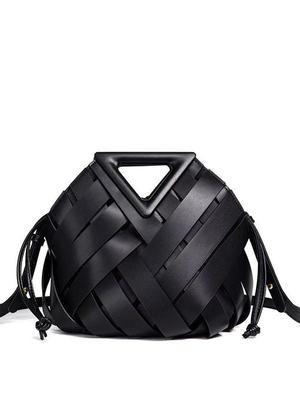 Duża Pojemność Ręcznie Tkana Damska Torba Crossbody z Magnetycznym Zapięciem i Pustym Wzorem