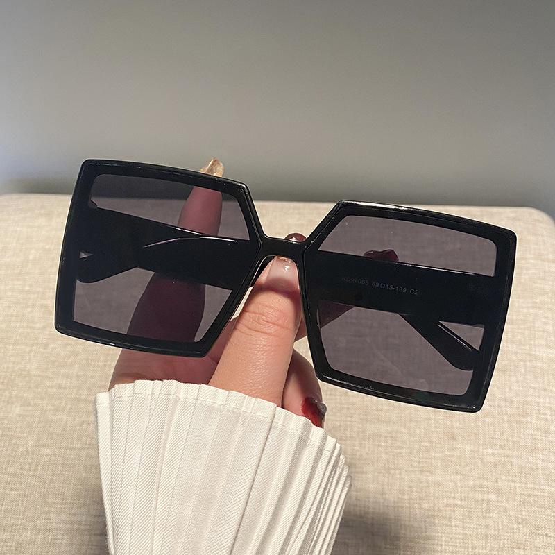 New Vintage Large Frame Sunglasses Women Designer Square Sun Glasses UV400 Fashion Eyewear Travel Gafas De Sol