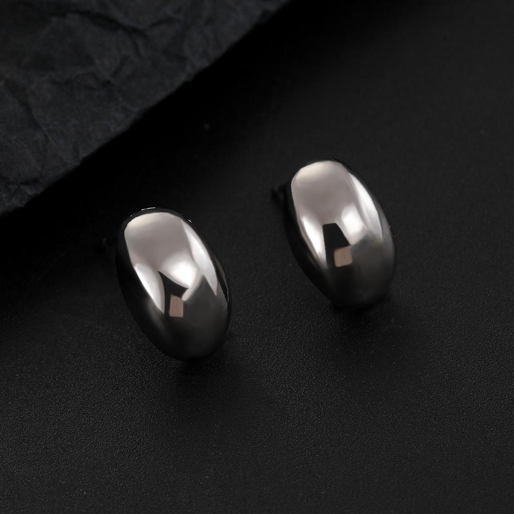 Elegant French Water Drop Small Bean Earrings for Women - Niche High-End Cold Style