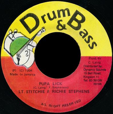 Disque 7 pouces LIEUTENANT STITCHIE & RICHIE STEPHE - Pupa Lick NONE Drum & Bass 1994 Jamaïque Reggae, Ska & Dub Occasion