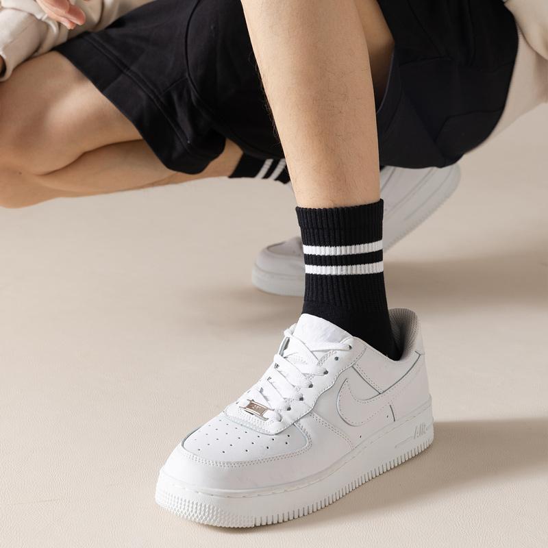 Calzini a righe in cotone Old School con logo personalizzato Calzini sportivi senza cuciture Calzini a compressione per la corsa Calzini sportivi a tubo Crew