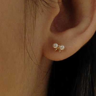 14k Ribbon Pearl Piercing