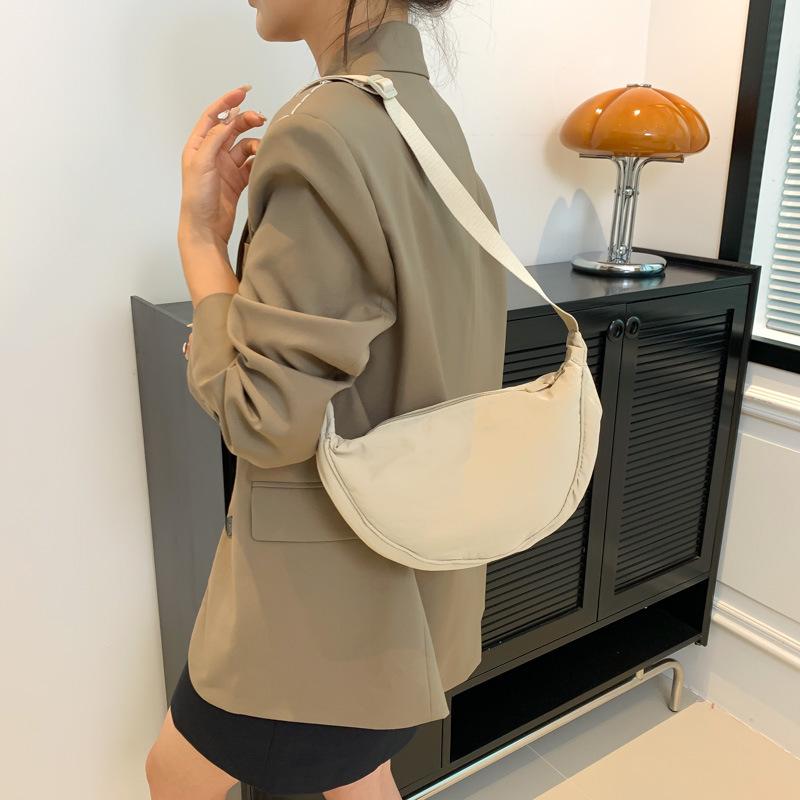 Korean Style Pleated Dumpling Bag: Lightweight Solid Color Shoulder & Crossbody Bag