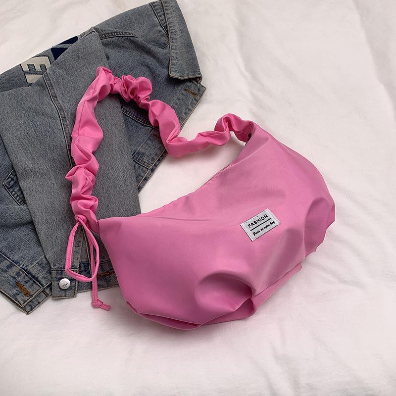 Niche baguette bag women's 2025 spring and summer new high-end shoulder messenger bag pleated cloud underarm bag