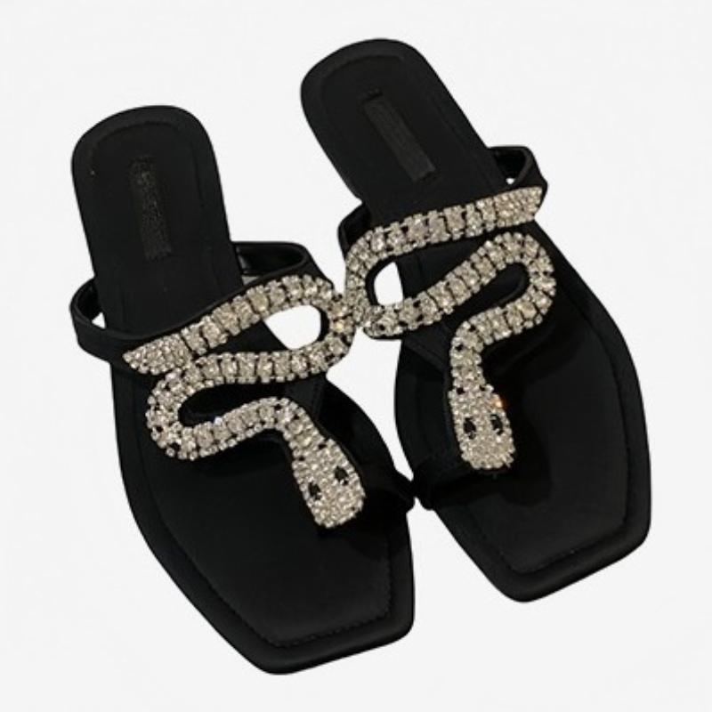 Fashion Crystal Women's Flats Slippers Elegant Clip Toe Shoes Summer Trend 2025 Fad New Flip Flops Walking Cozy Soft Sandalias De Mujer