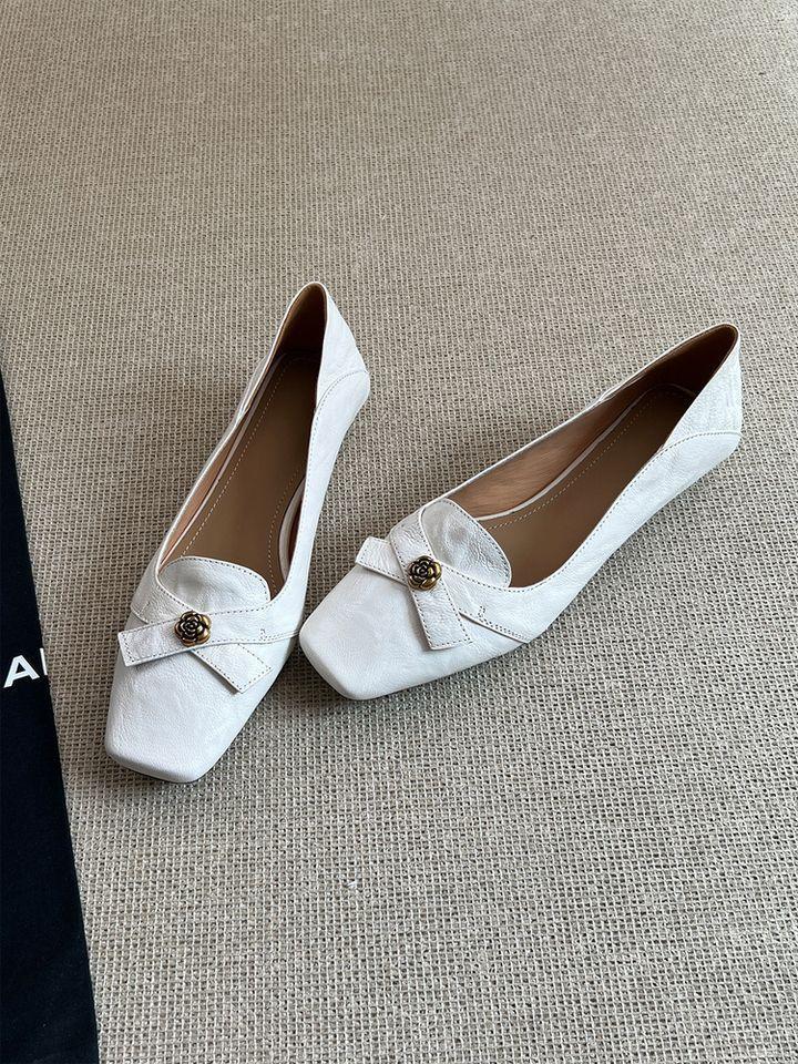 Vintage camellia loafers women's 2025 new square head flat Mary Jane small leather shoes commuter single shoes