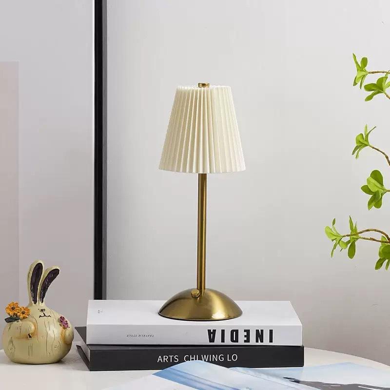 Cordless Cloth Rechargeable Touch Control Luxury Led Table Lamp Shade Fabric for Restaurant Fabric Night Light