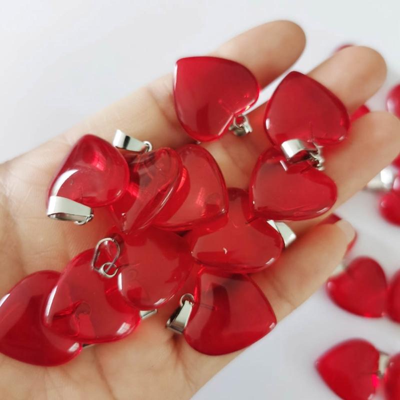 Red Heart Charm Pendants Fashion Small Glass Pendant Jewelry DIY Accessories for DIY Necklace Bracelet Jewelry Crafts
