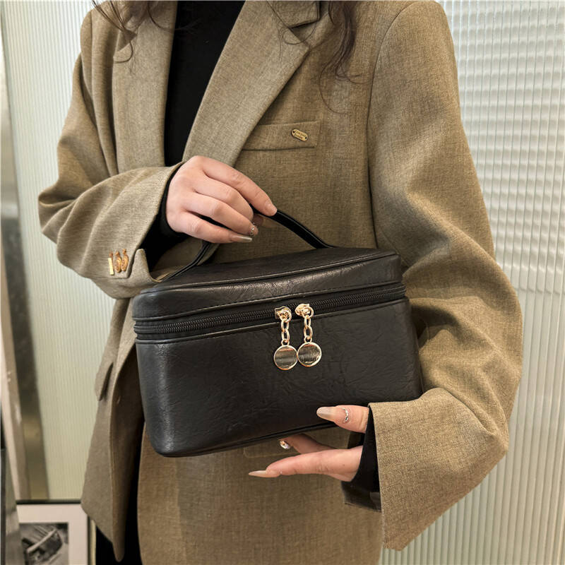 New Leather Portable Makeup Case Decorative Zipper Handle Multiple Compartments Travel Skincare Toiletries Storage Bag Fashi