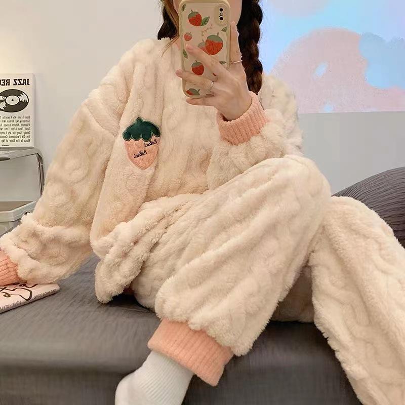 Women's Winter Coral Fleece Pajama Set: Cute, Thickened, Velvet Lined, Long Sleeve, Loose Flannel Homewear, Wearable Outdoors