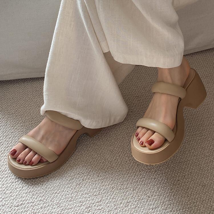 Physical single~~ French word with retro thick-soled heightening sandals for women's outer wear 2025 summer new open-toed sandals