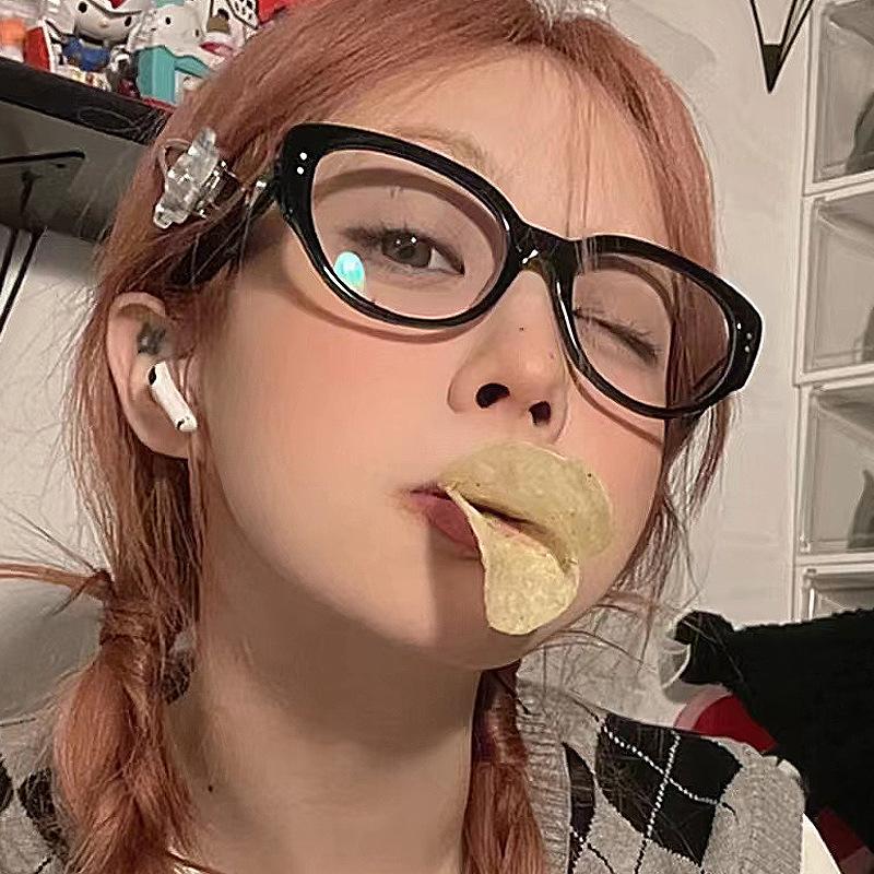 2024 Fashion Unisex Cat Eye Plain Glasses for Men Women Pc Frame Glasses for Party Eyeglasses Metal Studs Square Frame Eyewear