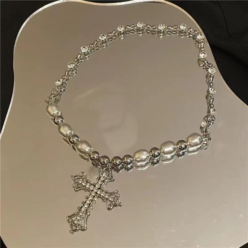 Ins Hip Hop Retro Pearl Necklace Christian Cross Clavicle Chain Ladies Sweet Punk Pendant Men Women Gifts