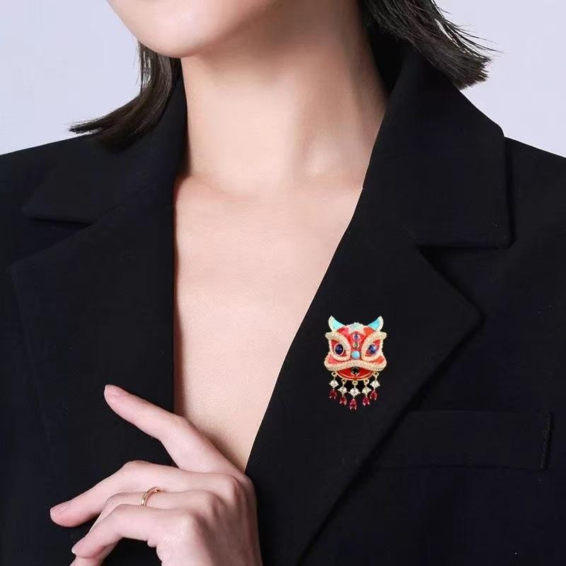 Vibrant Dancing Lion Red Enamel Brooch Pin Chinese Traditional Folk Art Design Accessory Badge for Festivals & Celebrations