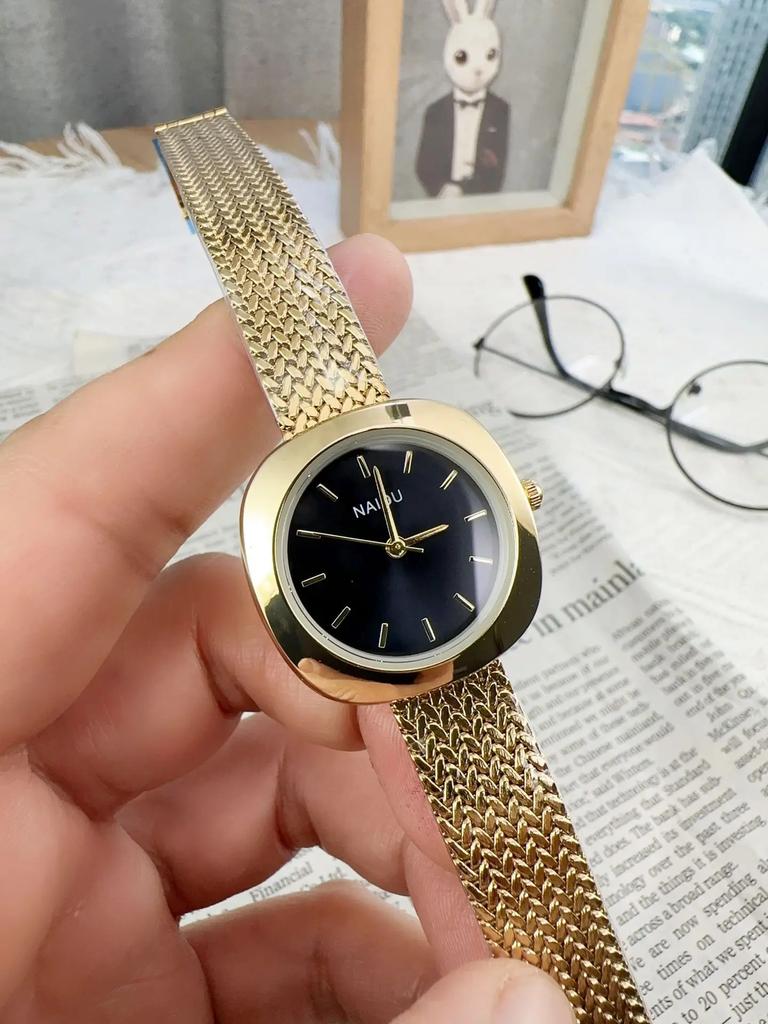 Fashion Women Watch Square Shaped Quartz Wristwatch Simple Roman Numerals Numbers Dial Women Gold Sliver Clock Relogio Feminino