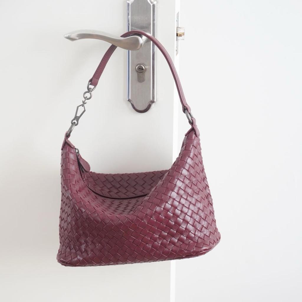 2025 New Sheepskin Woven Lunch Box Bag One Shoulder Underarm Dumpling Bag One Shoulder Crossbody Handbag Minimalist Hobo Bag