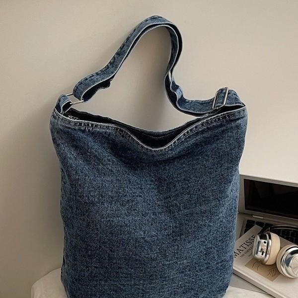 Schoolbag new Korean version denim bag large capacity underarm bucket bag trendy versatile simple commuter denim shoulder bag