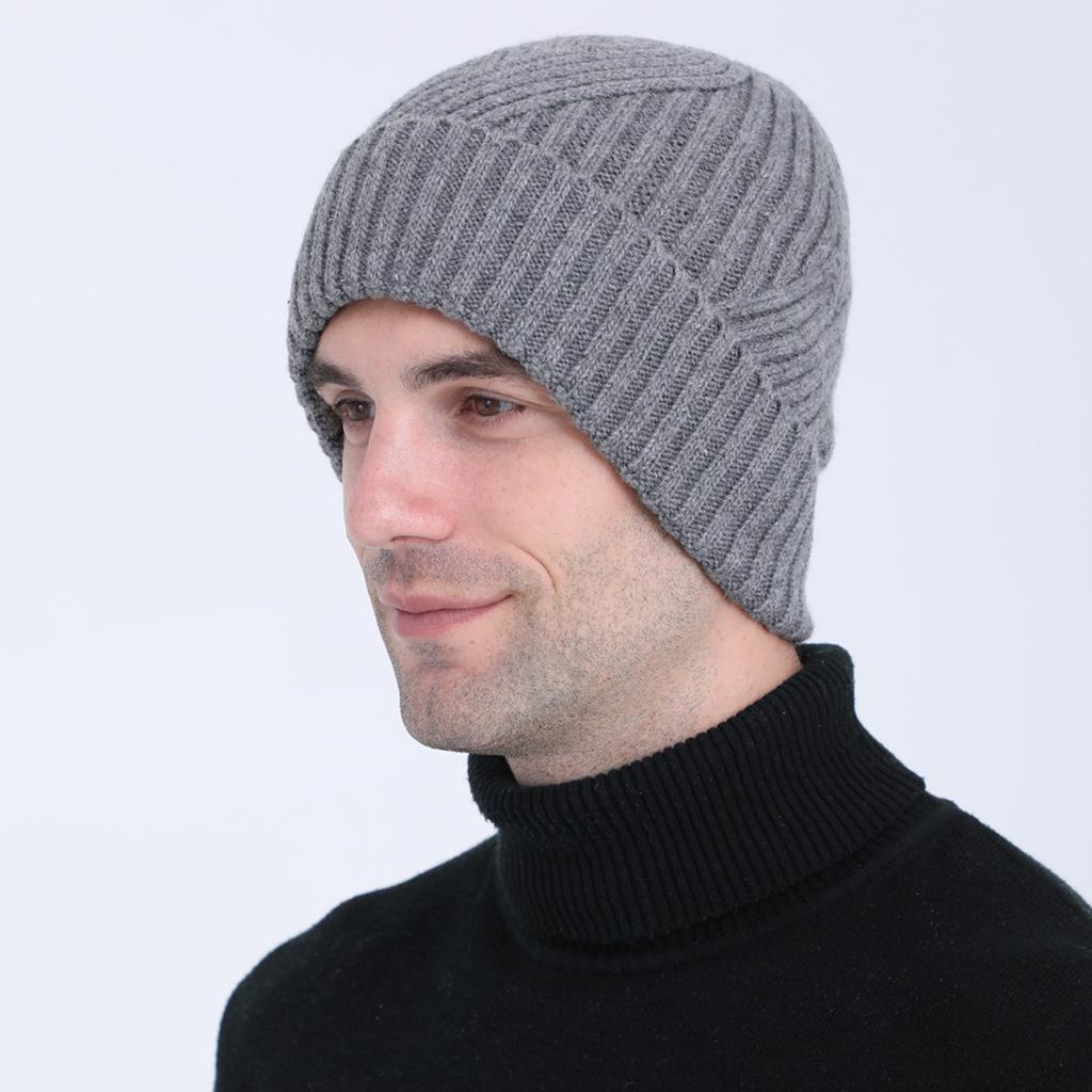The New Men's Autumn and Winter Knitted Hat Is Versatile Featuring A Twill Warm Pullover and A Fleece Wool Thread Ear Protecting Hat. It's Trendy