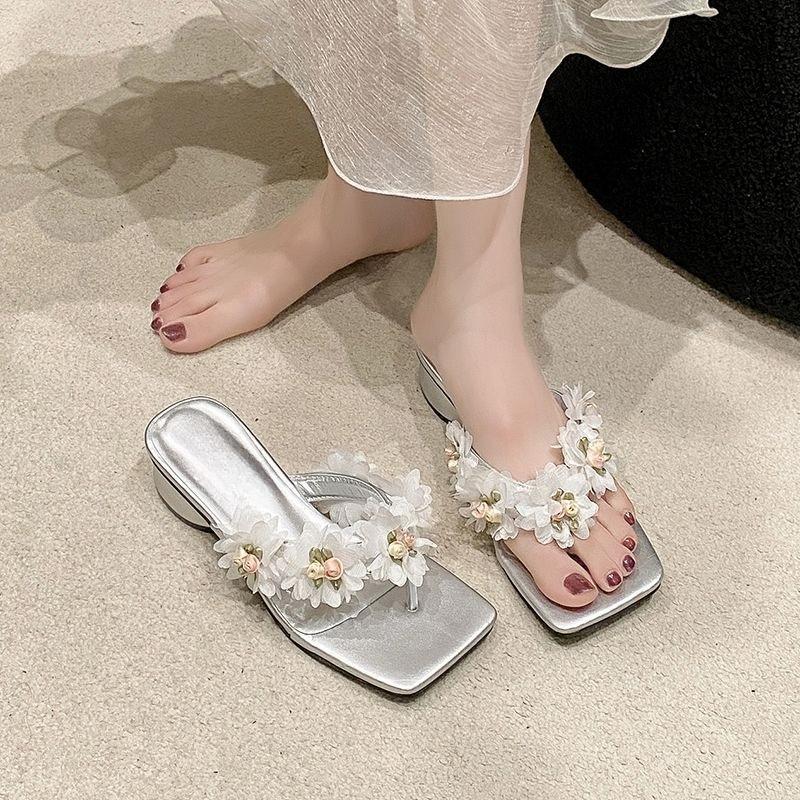 Fashion Temperament Square Toe Block Heel Slippers Summer New Open Toe Cross Strap Flower Non-Slip Kitten Heel Shoes