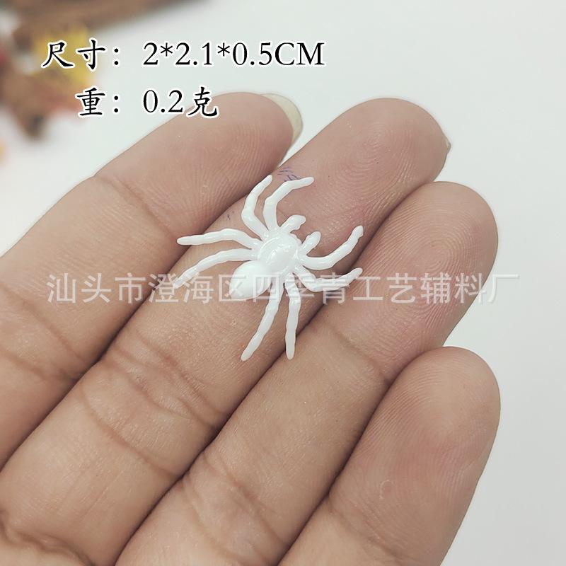 Fake Spiders Can Be Mixed with Halloween Layout Props Mini Little Spiders Trick Simulation Spoof