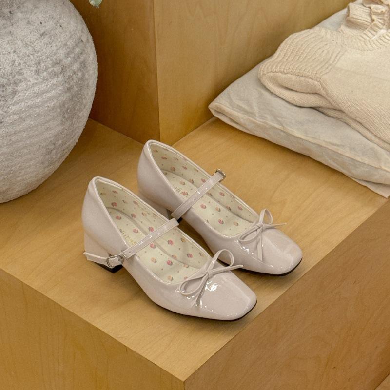 

Ограниченная серия «Весенний день»~ Туфли Мэри Джейн с квадратным носком и неглубоким вырезом, с французским бантом, женские, новые 2025 года, на мягкой подошве, «бабушкины туфли» женские 39