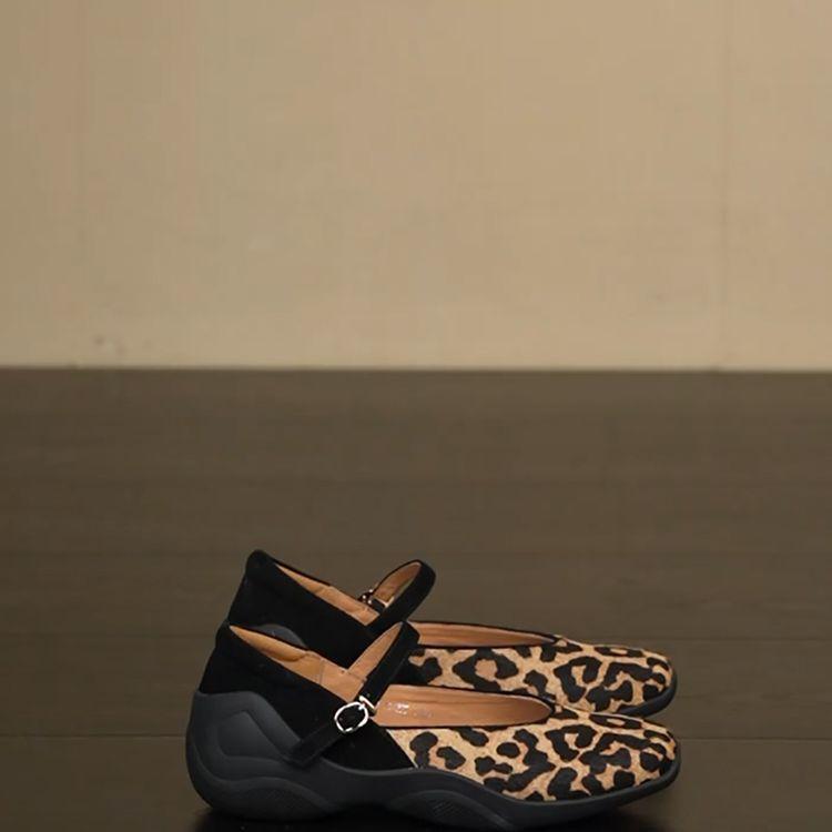 Fashion 2025 Soft Sole Flat Shoes Women Fashion Round Head Shallow Mouth Leopard Print Cow Suede Set Foot Non-slip Single Shoes