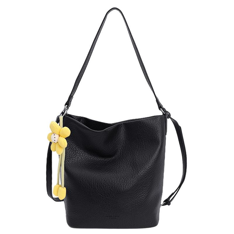 

Retro high-end underarm bag women s 2025 new soft-faced bucket bag versatile shoulder bag foreign-style messenger bag no pendant чёрный
