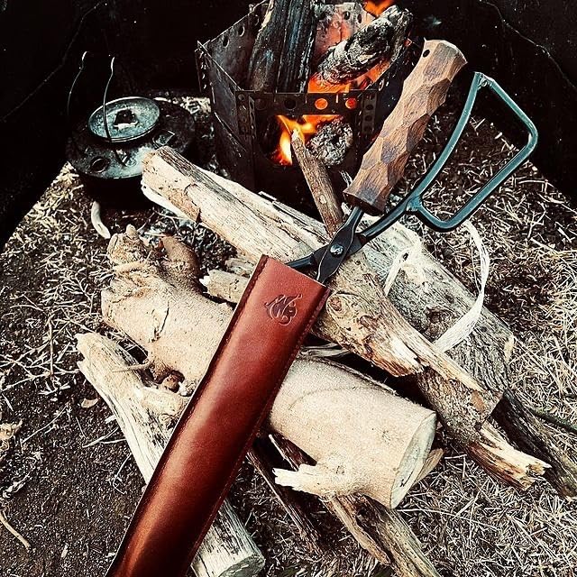 TWR Tochigi Leather Tong Fire Tongs Leather Fire Genuine Tanned Firewood Charcoal Fire Tongs Made in Camel Case, Case, Camping, Belmont, Tongs,