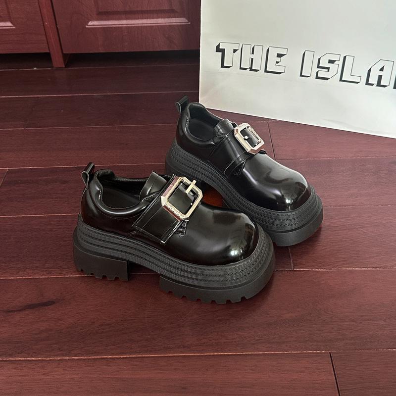 

Thick-soled heightening big head small leather shoes women s 2025 autumn new retro small commuter Mary Jane Love single shoes 35