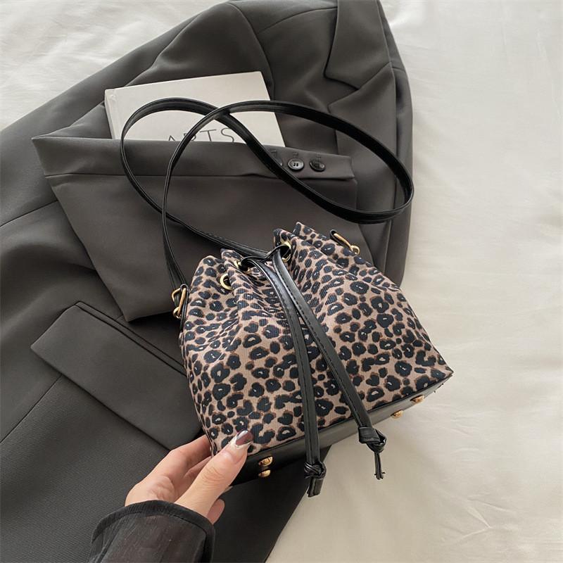 Trendy Street Style Bucket Bag For Women Featuring Soft Pu Material And Elegant Design кофейный
