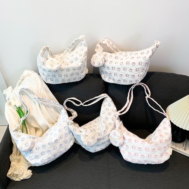 2025 New Pleated Bubble Cross-body Bag Small Fresh Texture Versatile Fashion Dumpling Bag Casual Small Square Bag Trend