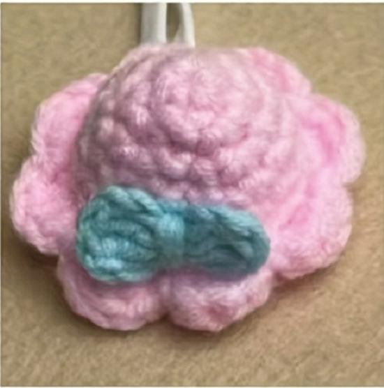 Valentine's Pearl Desktop Goose Set with Mini Knitted Hat & Adjustable Wings Clothing