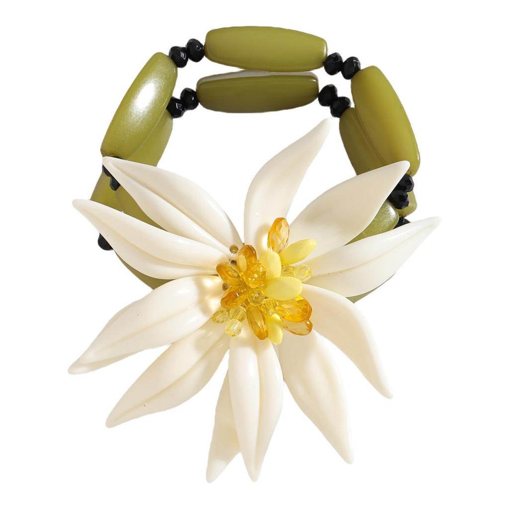 European & American White Flower Stud Earrings & Double-Layered Necklace Choker Set