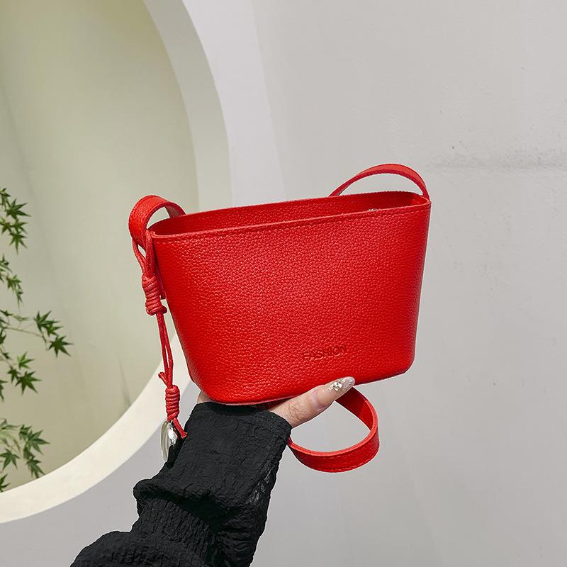Fashion 2025 New Fashion Versatile Shoulder Messenger Bag High Sense Boat Bag Ingot Bag Mini Small Bag Women