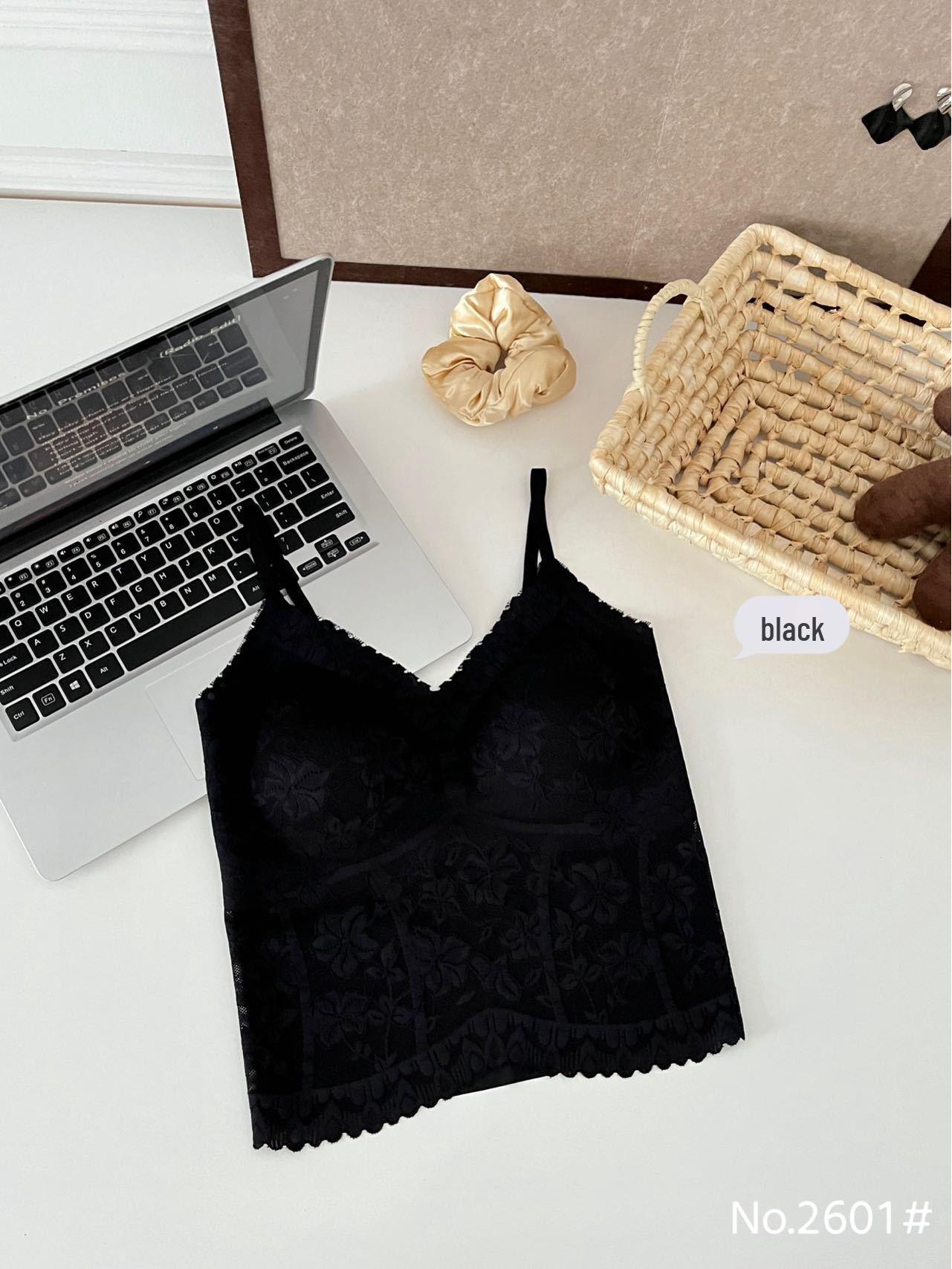 Женский бесшовный топ-камисоль 2601 с французским кружевом и вставными чашечками – Базовый слой Весна/Лето. One Size