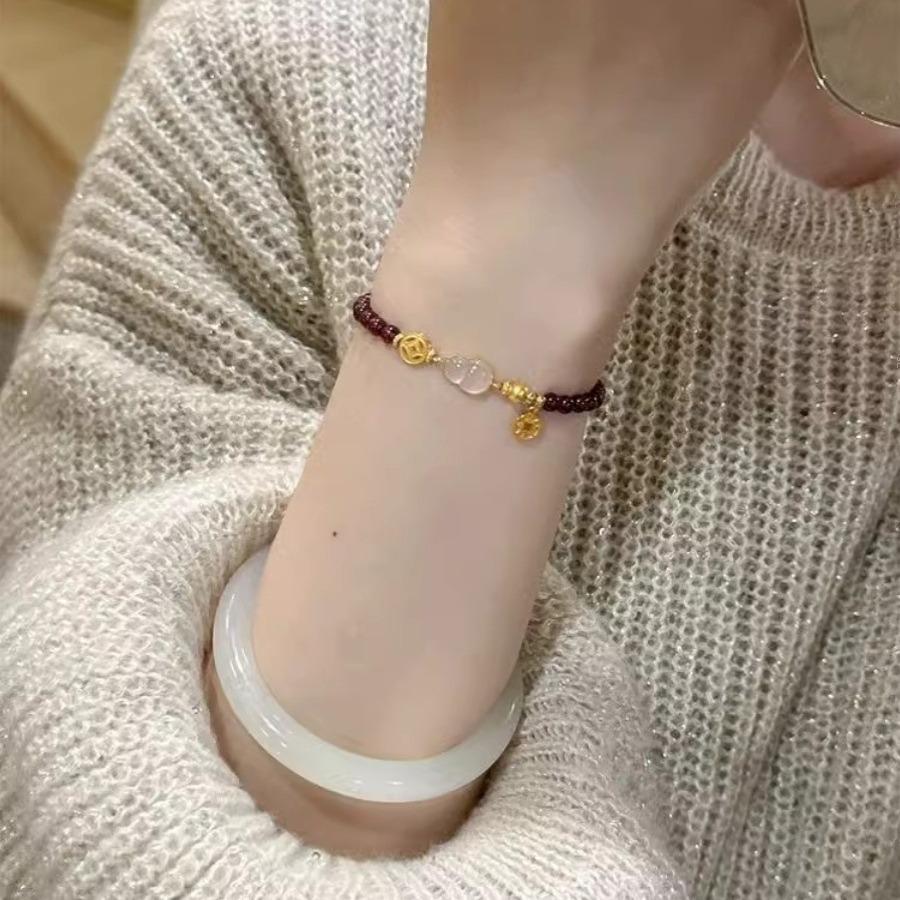 Light luxury charm! Gold with garnet gourd bracelet unlocks the fusion of oriental style and ancient charm and fashion