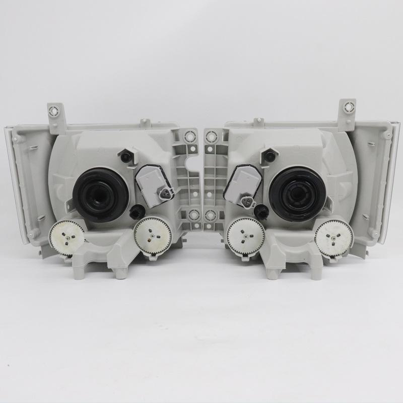 Isuzu Truck 700P 4HK1 High Beam Headlight Assembly