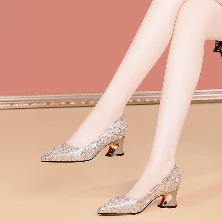 New medium heel single shoes women's pointed pearl rhinestone high-end wedding shoes 2025 spring and autumn temperament with cheongsam women's shoes