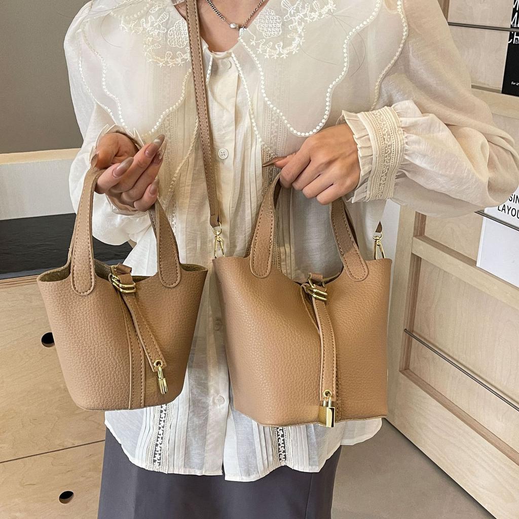 This Year's Popular High-end Fashion Handbag Women's 2025 Korean Version of the New Simple Casual Bucket Messenger Bag Women