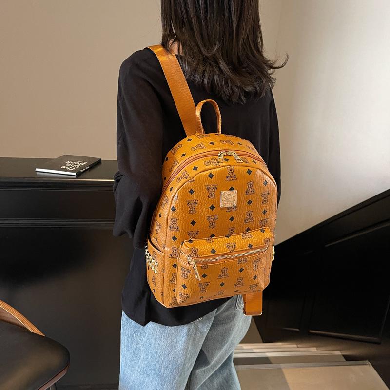 

2024 Trendy Women s Soft Leather Backpack - Fashionable, Casual Travel Bag чорний