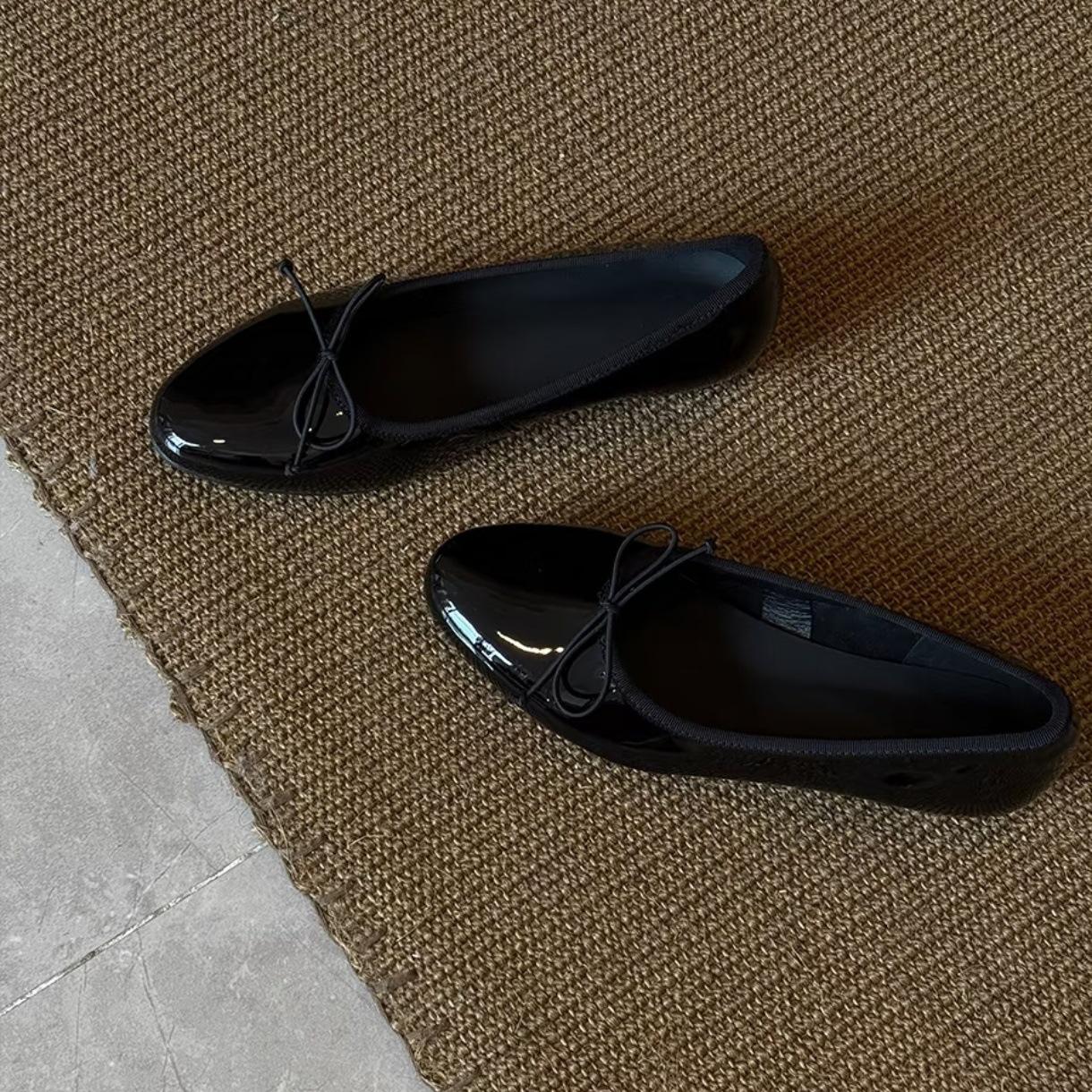 

Версия из овчины~ Балетки 2025 осень и лето новая плоская подошва французский ретро одинарная обувь бант легкий вырез маленькие красные туфли 35