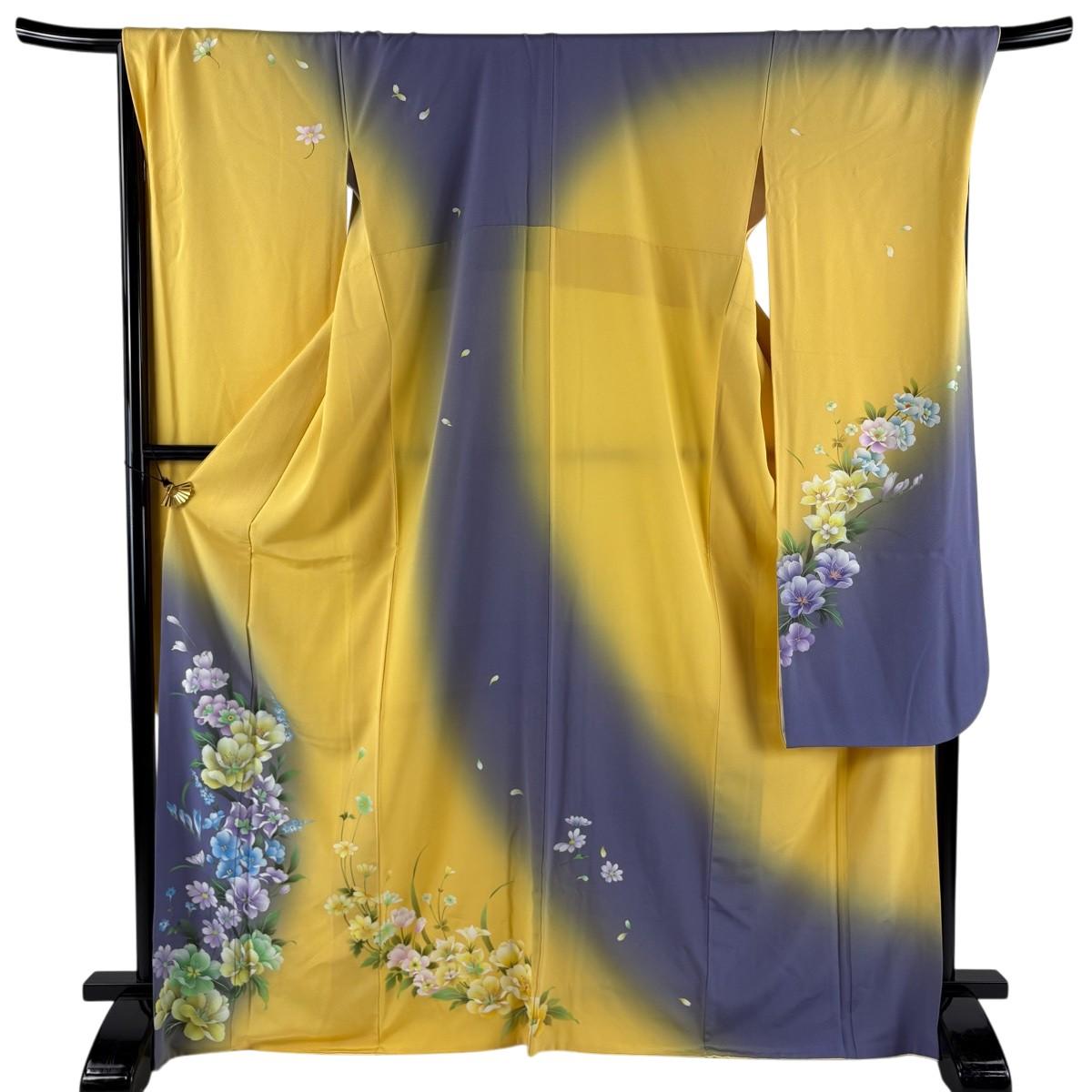 

Furisode, length 168.5cm, sleeve length 69.5cm, L sleeve, flowers, dyed, shading, yellow, pure silk, excellent item [Used]