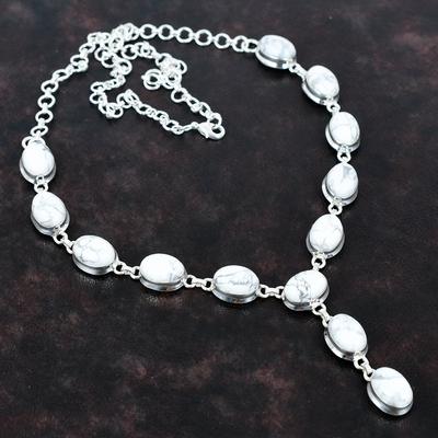 Náhrdelník s drahokamom Howlite, jedinečné šperky, náhrdelník z mincového striebra 925, nastaviteľná retiazka, ručne vyrobený náhrdelník s kameňom narodenia, darček pre zásnuby.