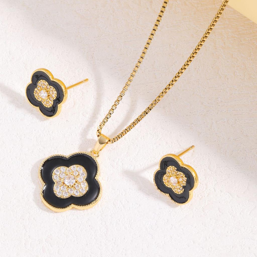 Four-Leaf Clover Necklace Women'S Light Luxury Design Versatile Zircon Flower Pendant Exquisite Set