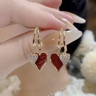 New High-end Red Heart-shaped Earrings with Fashionable Temperament, Earrings for Socialites, Light Luxury Peach Heart Earrings for Women