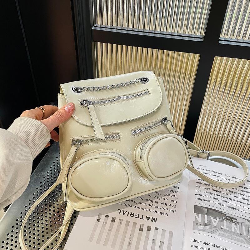 

Рюкзак Женский Модный Весенне-Летний Повседневный Сумка на Цепочке Нишевый Дизайн Соединитель Тренд Легкий Маленький Рюкзак бежевый