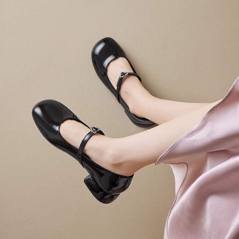 Augustine Mary Jane shoes women's autumn 2025 new thick heel single shoes French with skirt commuter small leather shoes
