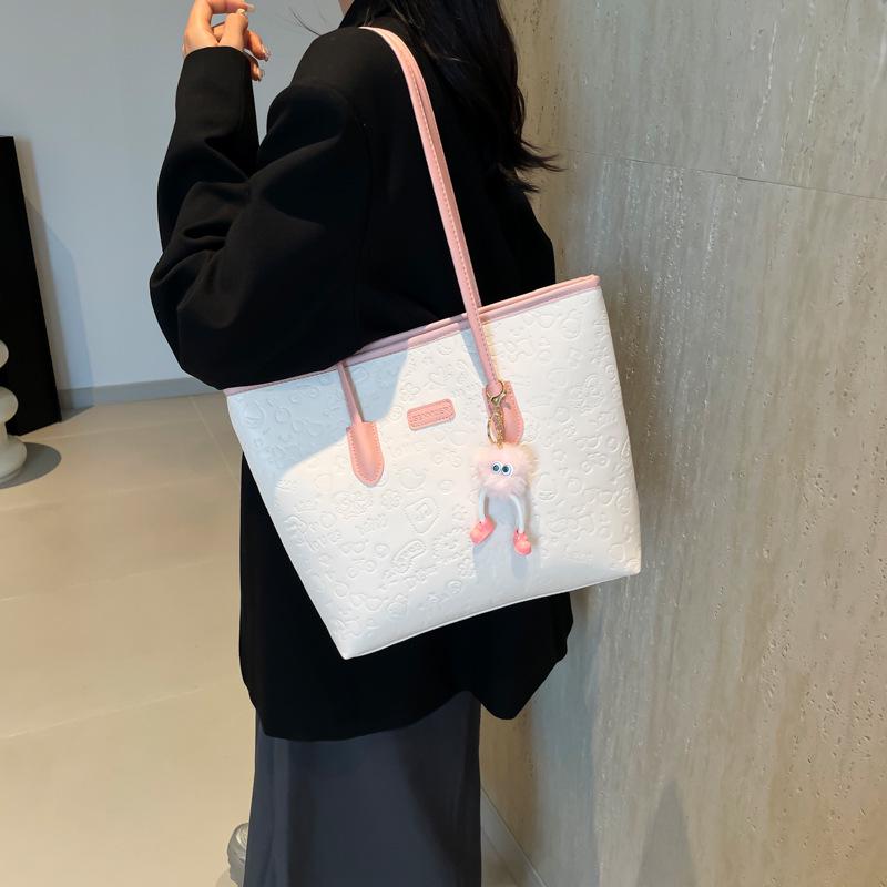 Autumn 2024 Fashionable Embossed Korean Style Shoulder Tote Bag